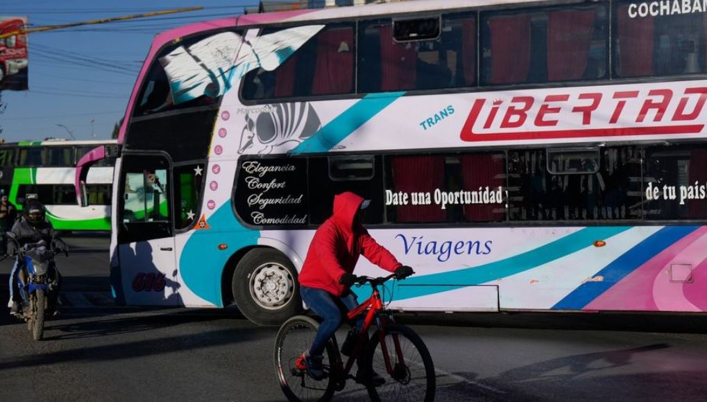 tragjedi-ne-bolivi,-autobusi-bie-nga-shkembi,-humbin-jeten-14-persona