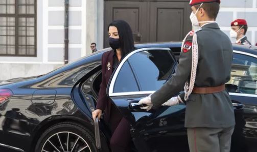 qindra-milione-euro-abuzim-me-tendera,-“le-figaro”-jehone-ceshtjes-“balluku”:-zv.kryeministrja-pezullohet-pergjithmone-nga-detyra-pas-akuzave-per-korrupsion