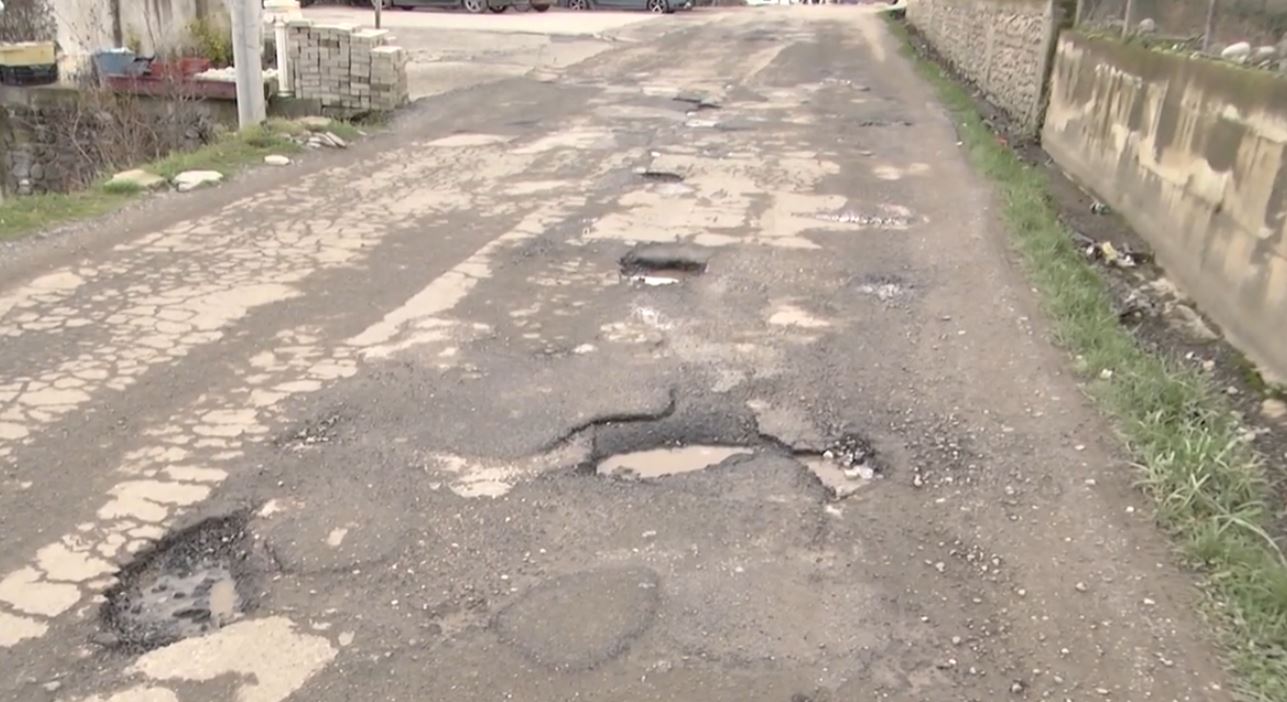 ku-po-shkojne-14-milione-euro?-aksi-shupenze-ura-e-topojanit-maqellare-plot-gropa,-firma-“alko-impex”-nuk-nderhyn-(video)