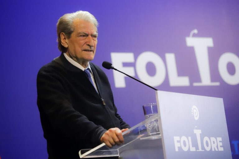 “daniel-shima-kishte-bere-sipermarrese-nenen-qe-ishte-rrobaqepese”,-berisha:-i-dola-zot-disa-dite-me-radhe,-por-ai-vidhte-parate-e-akshi-t