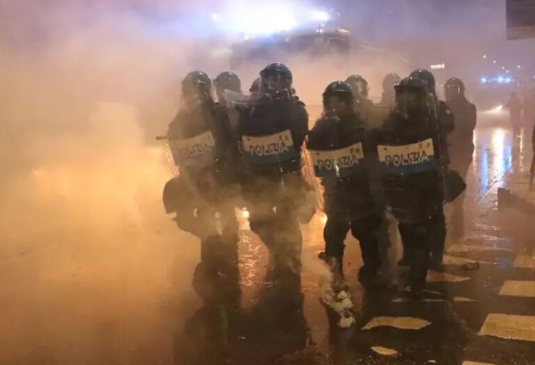 itali,-5-mije-qytetare-protestojne-ne-milano-kunder-lojerave-olimpike,-policia-hedh-topa-uji-drejt-protestuesve