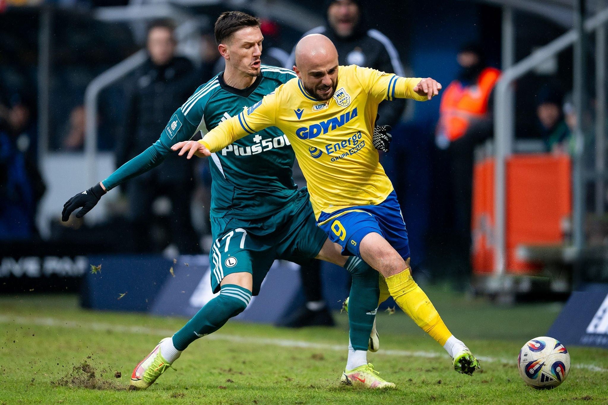 perballje-dramatike,-futbollisti-shqiptar-dhuron-dy-asiste-ne-minutat-e-fundit-(video)