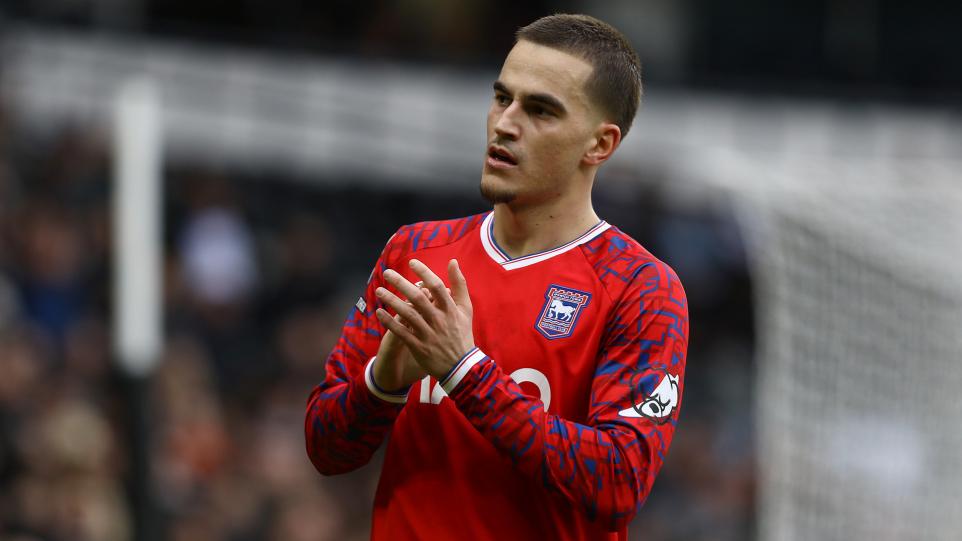 trajneri-i-ipswich-vlereson-mehmetin:-lojtar-i-jashtezakonshem,-mund-te-beje-diferencen